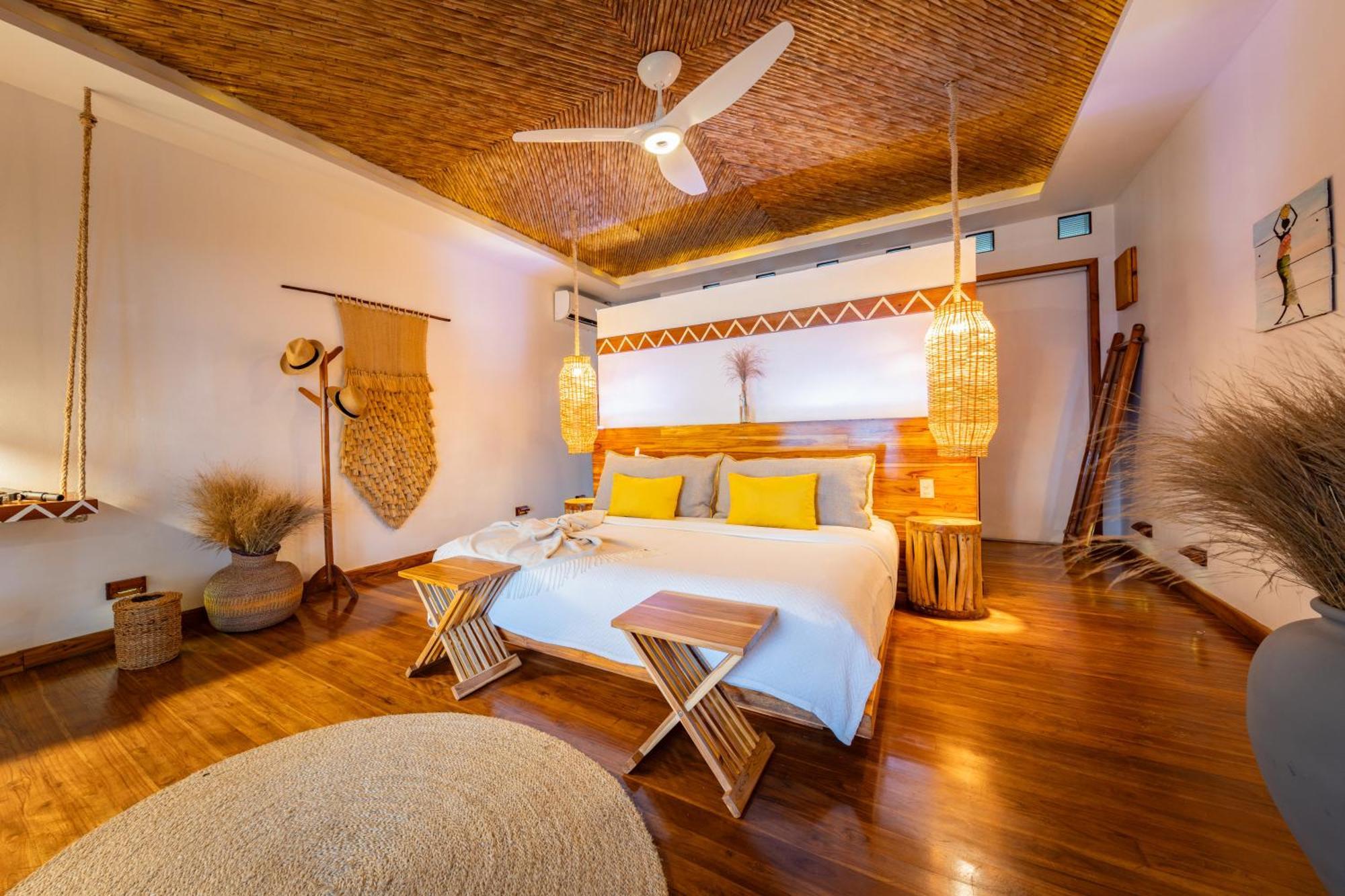 Yemaya Reefs, A Small Luxury Hotel Литтл-Корн-Айленд Экстерьер фото