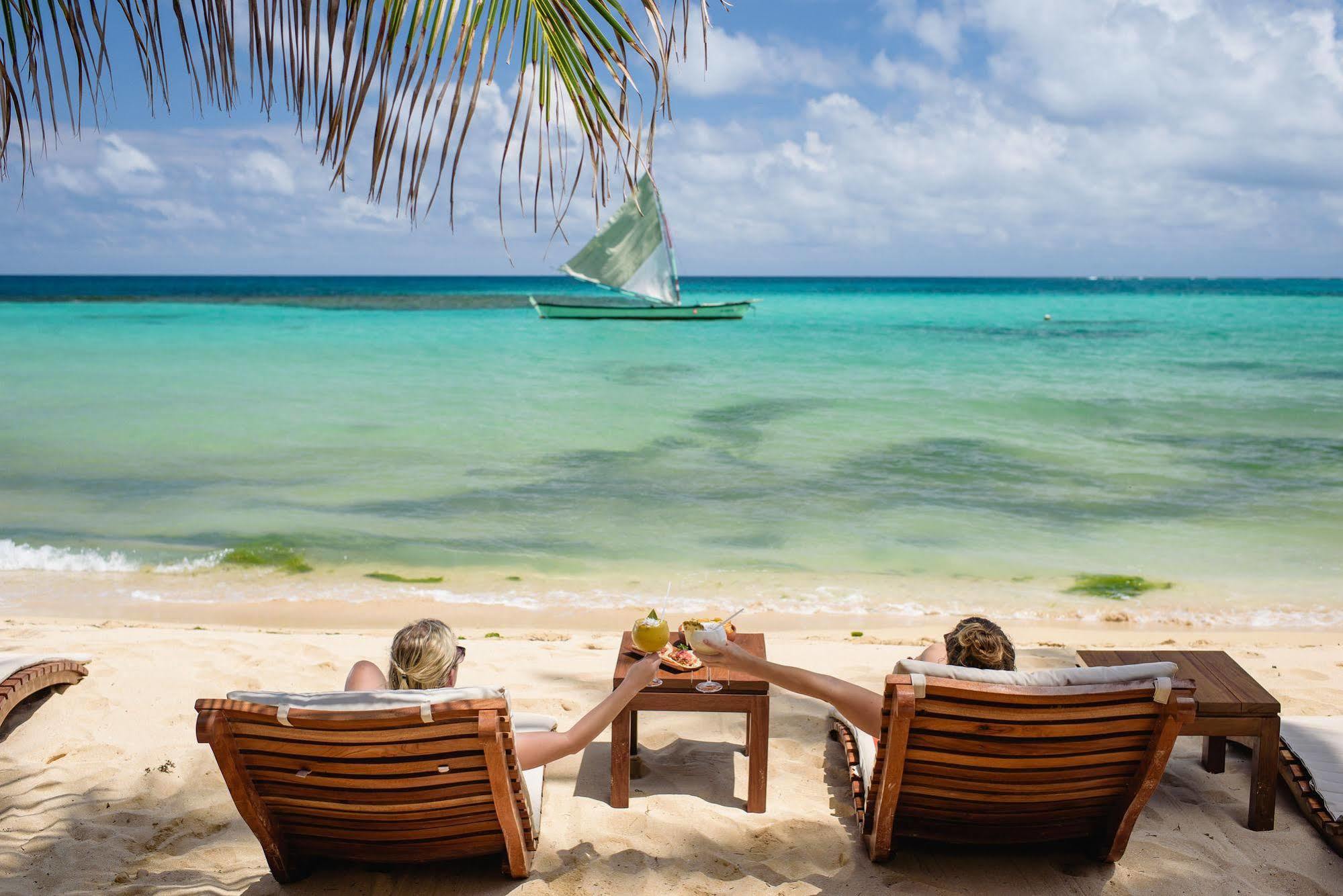 Yemaya Reefs, A Small Luxury Hotel Литтл-Корн-Айленд Экстерьер фото